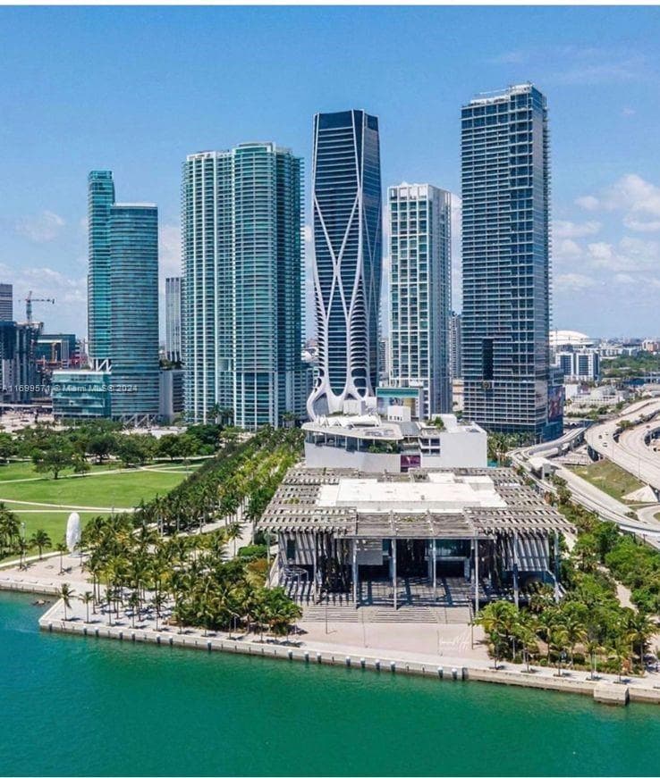 900 Biscayne Bay Unit 2909 condo rented at 900 Biscayne Blvd # 2909, Miami FL 33132