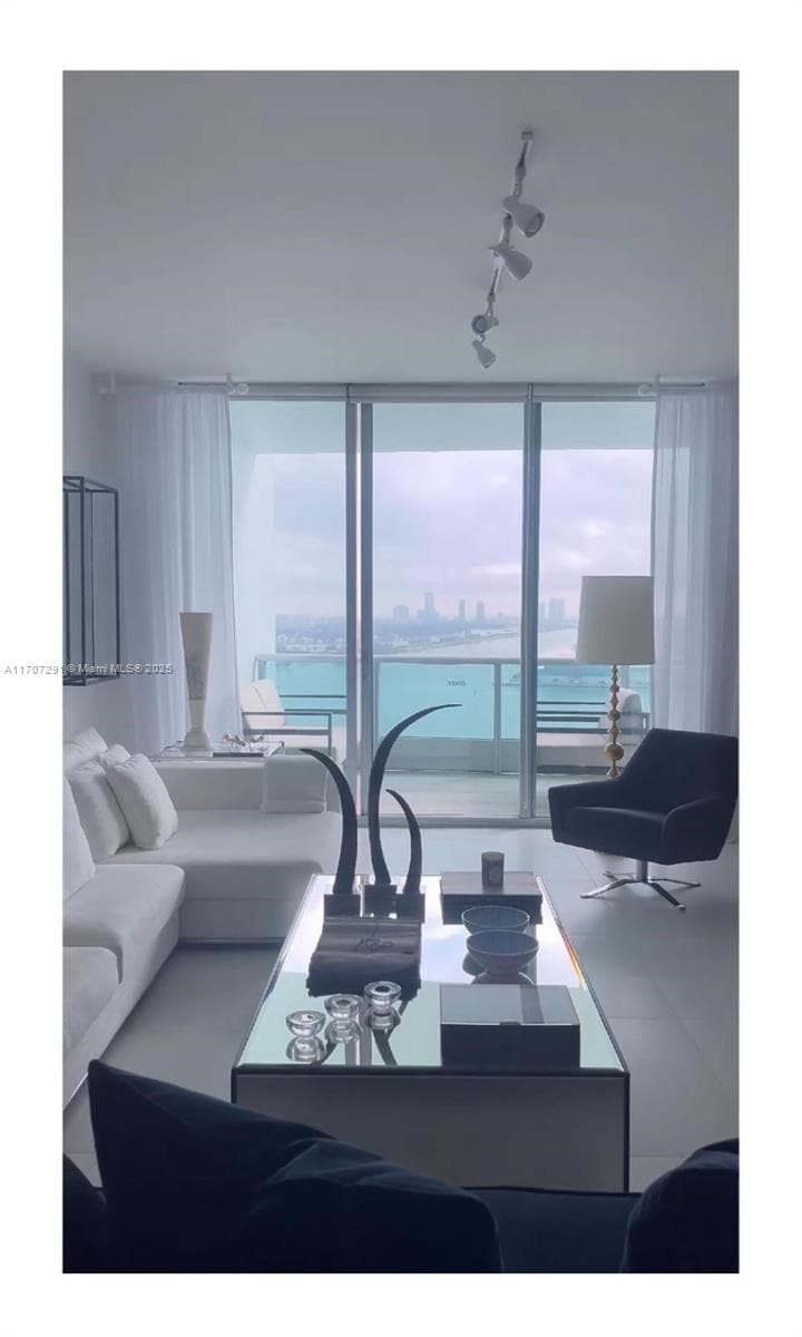 900 Biscayne Bay Unit 2702 condo rented at 900 Biscayne Blvd # 2702, Miami FL 33132